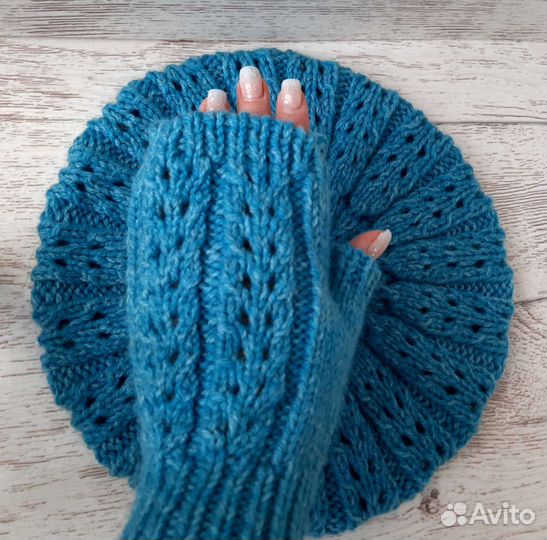 Берет и митенки женские