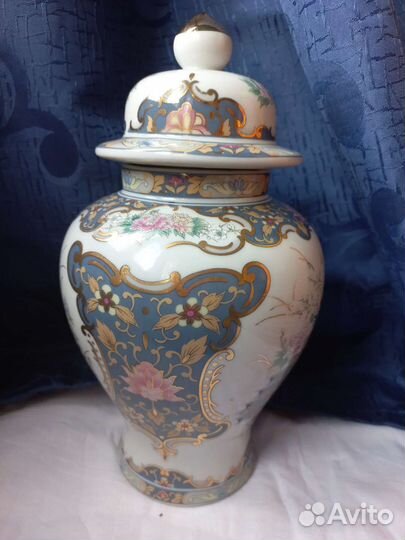 Чайница, ваза с крышкой, большая