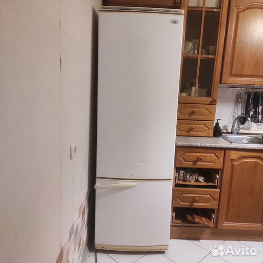 Холодильник бу Атлант