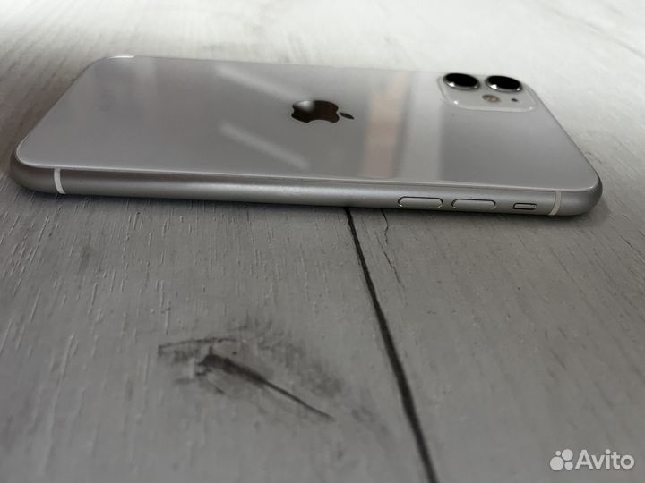 Продам iPhone 11