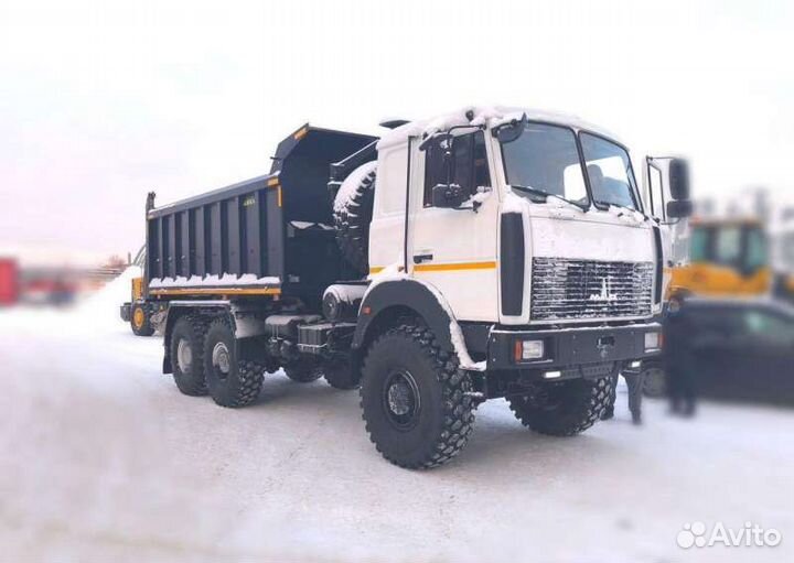 Водитель самосвала