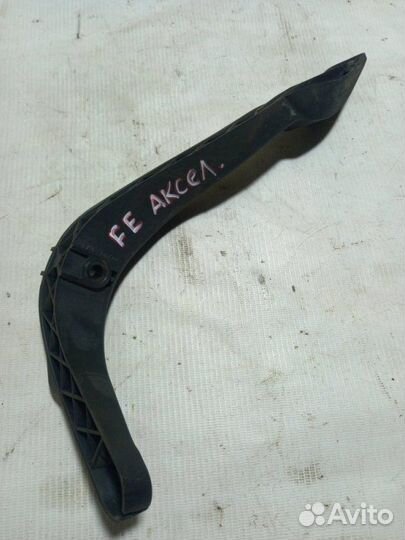 Педаль газа Форд Эскорд универсал 1 1996