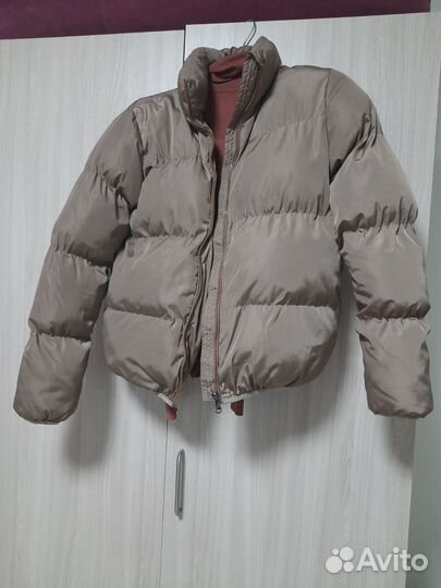 Продам куртку женскую