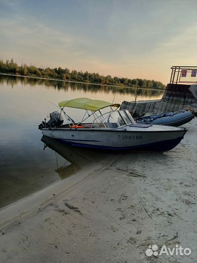 Лодка с мотором