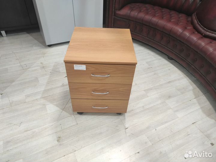 Тумба подкатная, 3 ящика б/у 09035