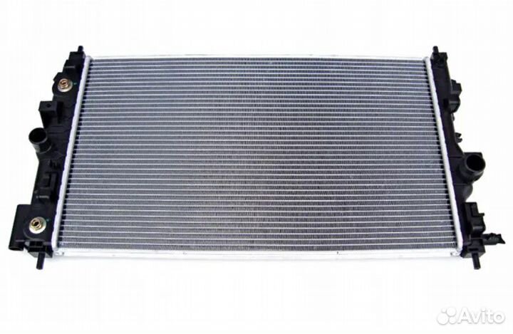 Радиатор охлаждения двигателя Opel Astra J cruze