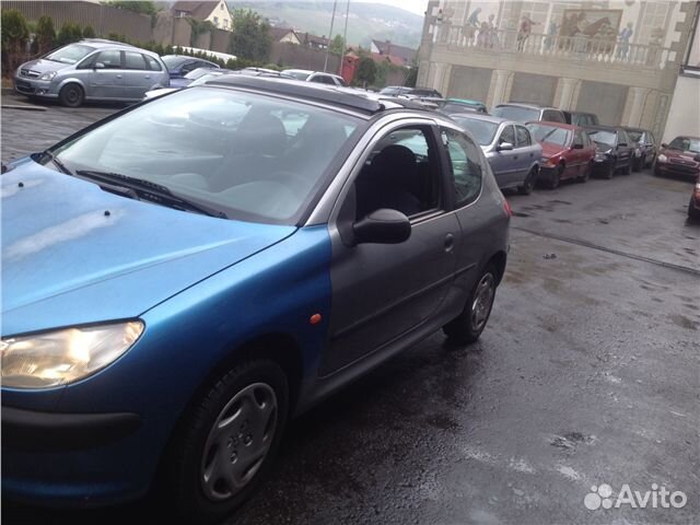 Разбор на запчасти Peugeot 206