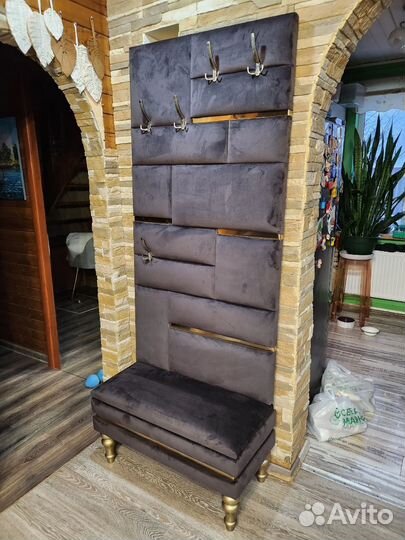 Вешалка настенная в прихожую мягкая