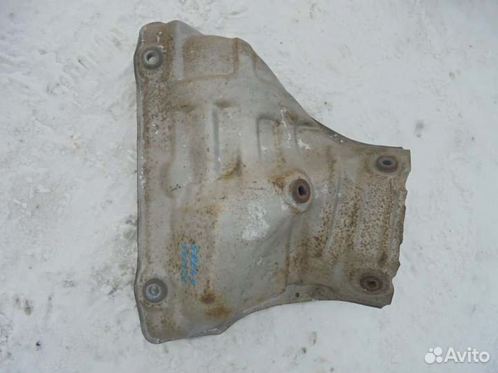 Кожух выпускного коллектора Toyota Celica ZZT231