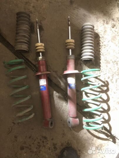 Продам стойки с пружинами
