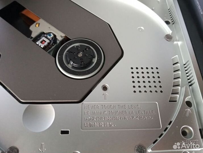 DVD портативный плеер Sony D-VE7000S