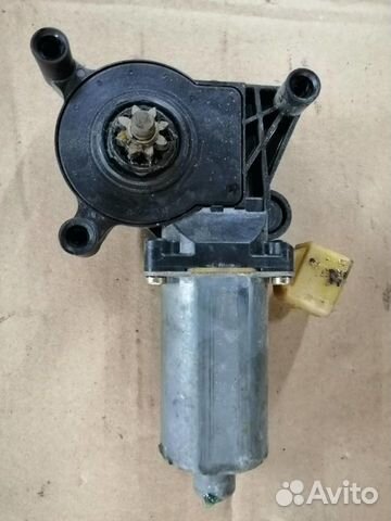 Моторчик стеклоподъемника правый Mercedes W208 CLK