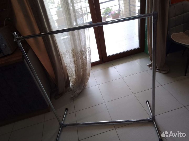 Вешалка напольная