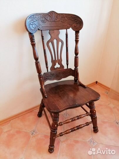 Кухонный стол и стулья