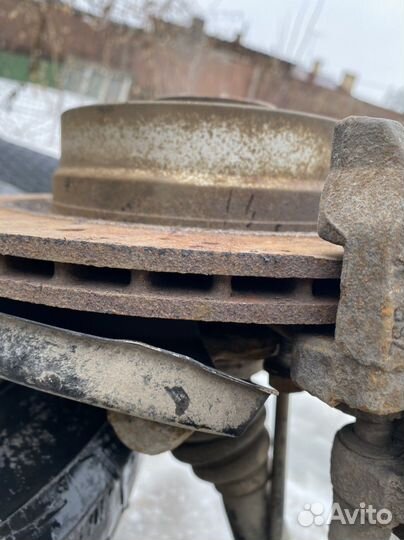 Тормозные диски с суппортами Бмв е90