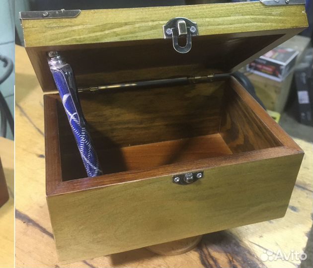 Деревянная шкатулка