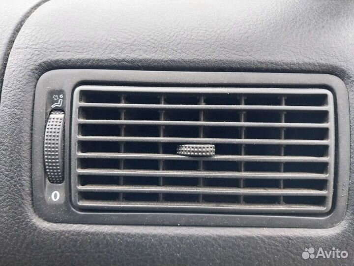 Дефлектор торпеды правый Volkswagen Golf 4