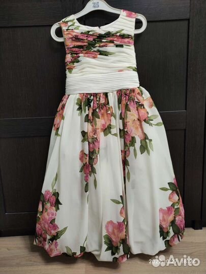 Продаётся платье на девочку
