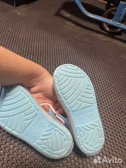 Резиновые сандали кроксы 26