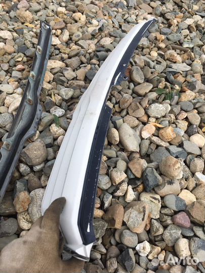 Решетка радиатора Noah 60 65 2002