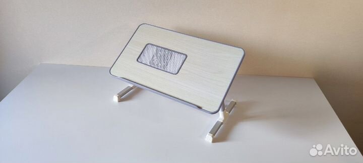 Столик для ноутбука в кровать