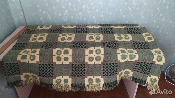 Шерстяное покрывало-плед
