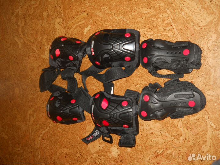 Роликовые коньки