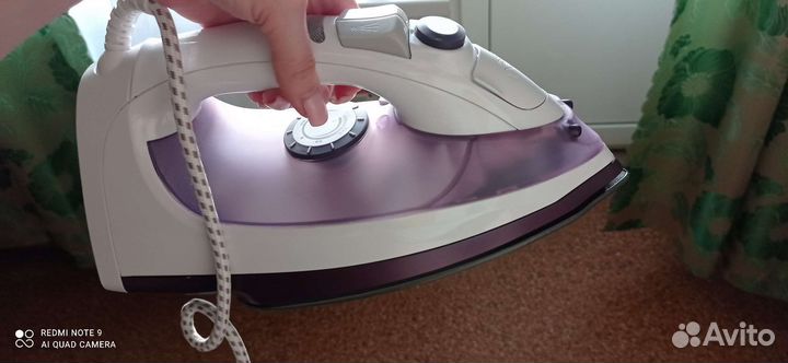 Продам компактный утюг Severin