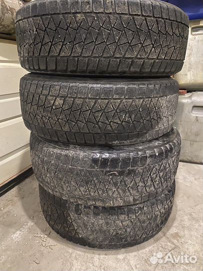 Bridgestone Blizzak DM-V2 235/60 R18