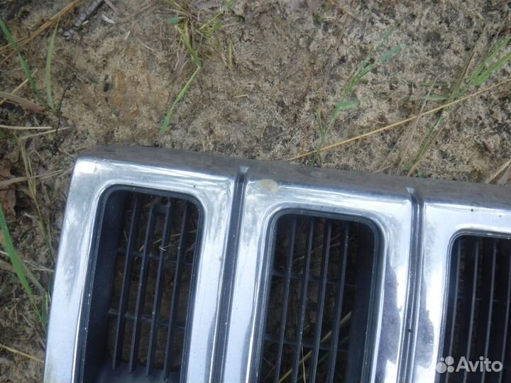 Решетка радиатора Jeep Grand Cherokee ZJ