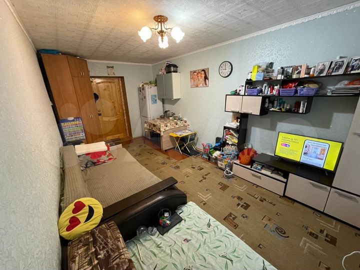 Комната 18 м² в 5-к., 3/5 эт.