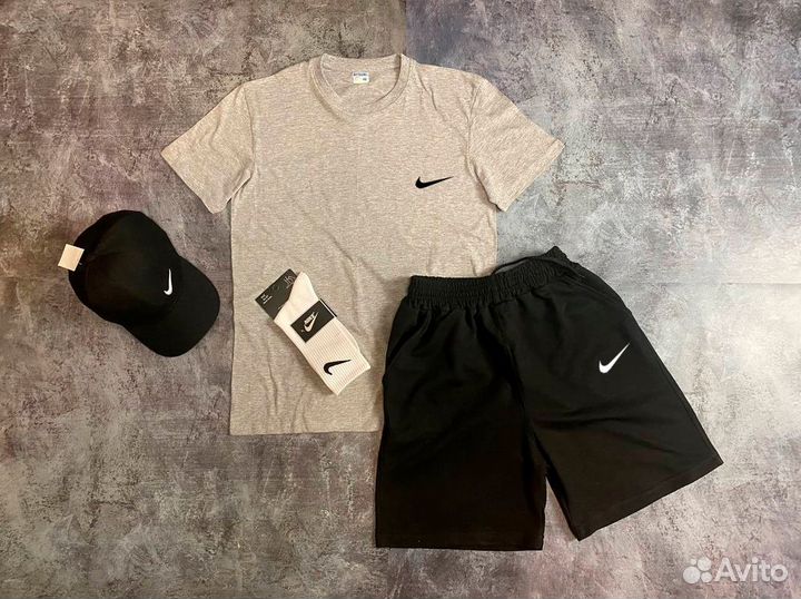 Футболка и шорты Nike 4 в 1