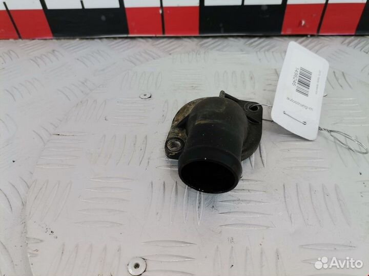 Корпус термостата Volkswagen Golf 1991 055121121F