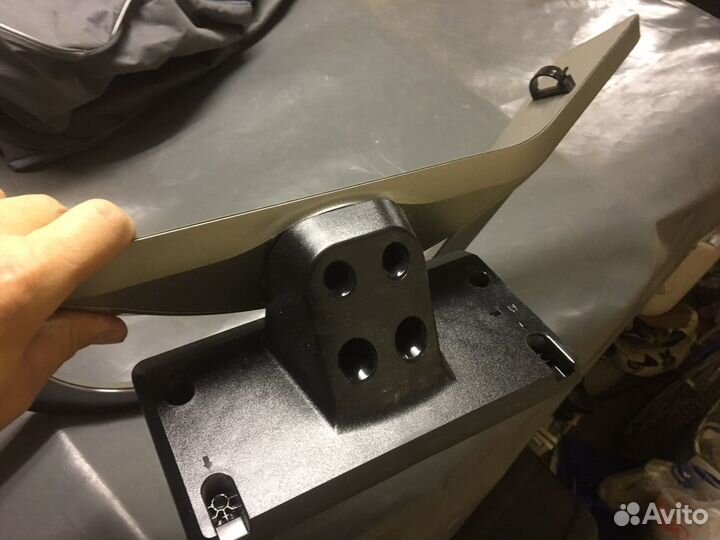 Подставка под телевизор (держатель)