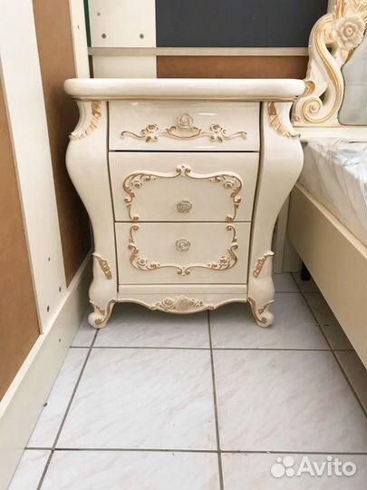 Спальные гарнитуры