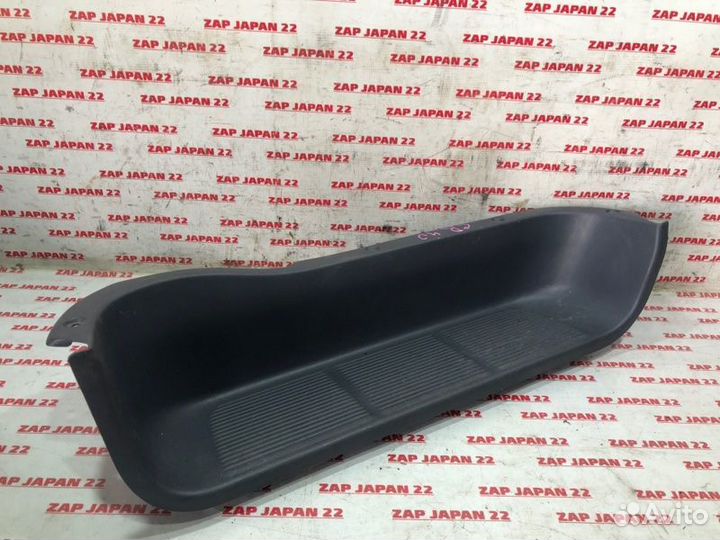 Накладка порога передняя правая Toyota Lite Ace