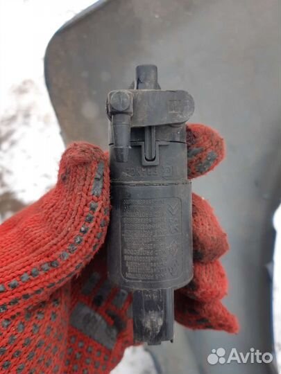 Peugeot 107 моторчик стеклоомывательной жидкости