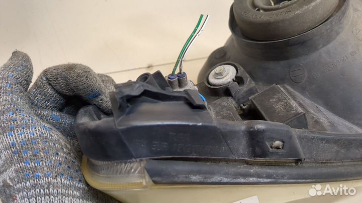 Фара (передняя) Toyota RAV 4, 2004