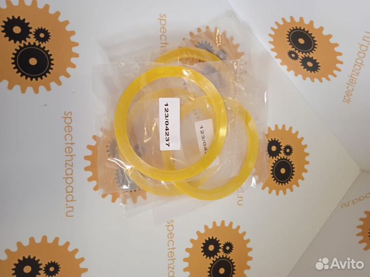 123/04237, Сальник в узел крепления гидроцилиндра