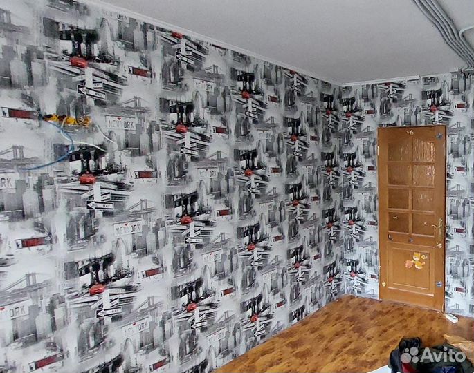 Поклейка обоев. Покраска. Укладка плитки