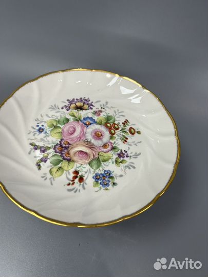 Конфетница на ножке