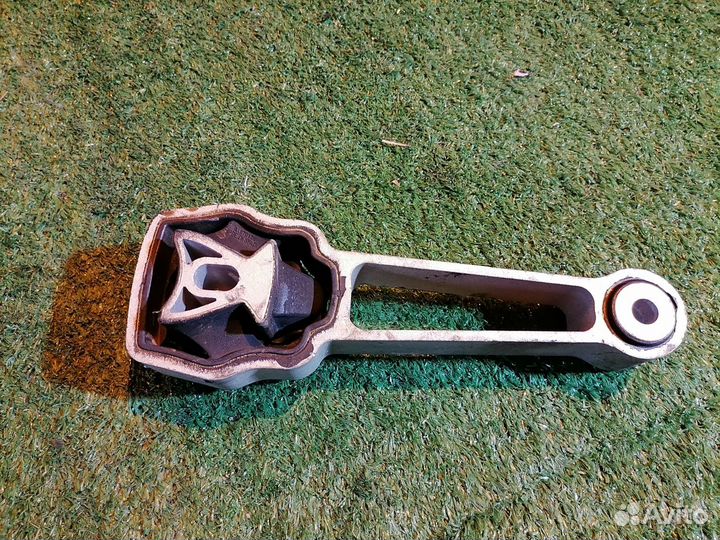 Опора двигателя (подушка двс) передняя правая 3167