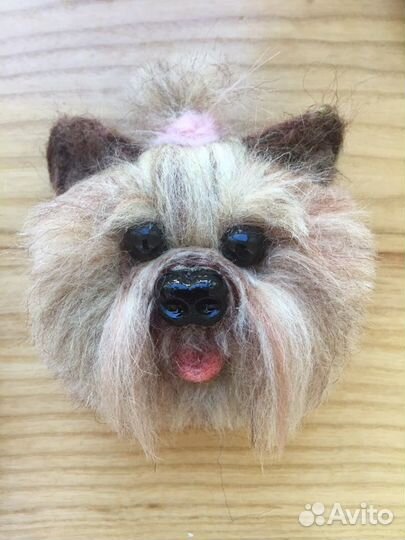 Брошь собака