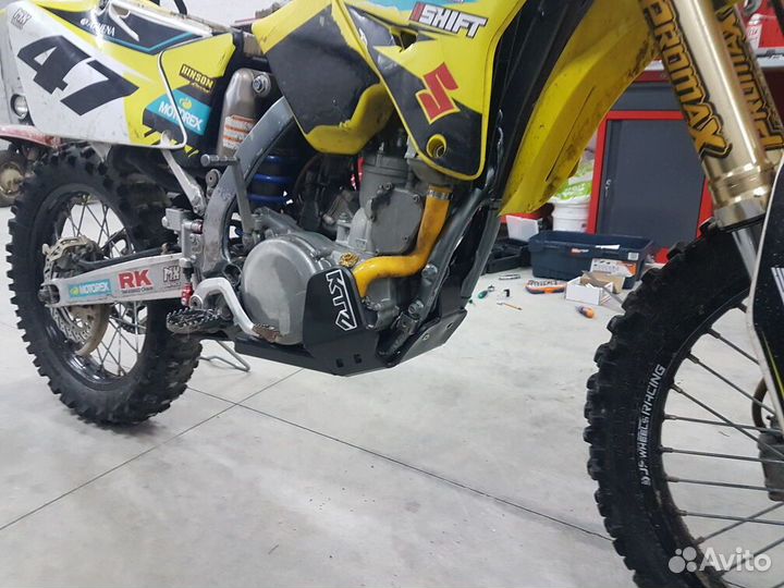 Защита картера и прогрессии Suzuki RM 250 2T (2008