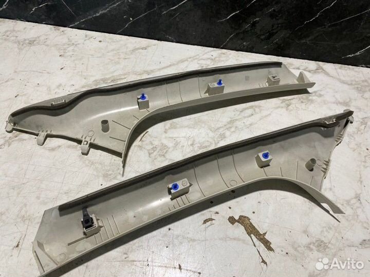 Обшивка стойки лобового стекла Ford Focus pnda