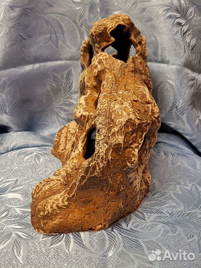 Набор для аквариума б/у: грот и кувшин +грунт 3 ви