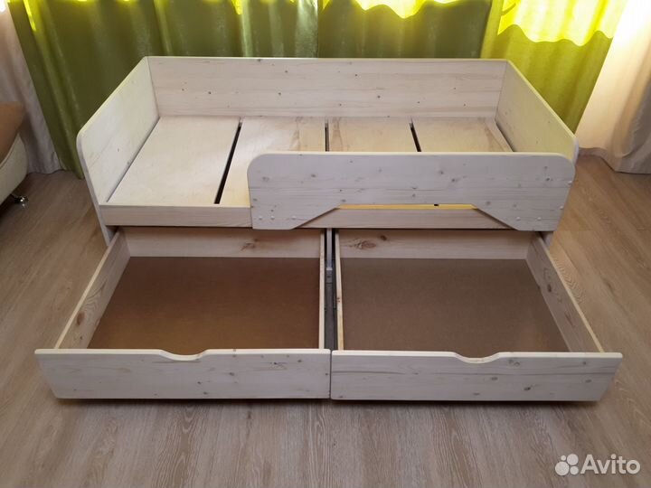 Детская деревянная кроватка 