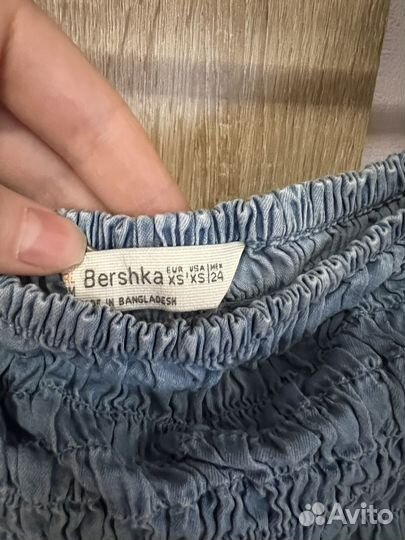 Летний топ под джинсу Bershka