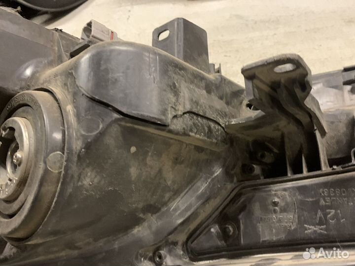 Фара правая Тойота Рав 4