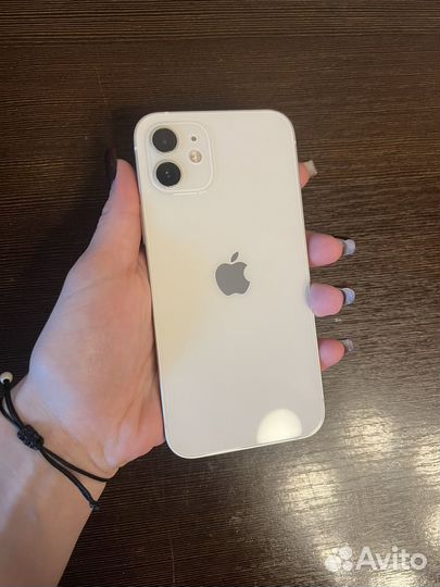 iPhone 12, 64 ГБ